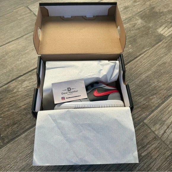 Brand New Air Jordan 1 Low Alt Easy-on Toddler/Baby sneakers - Picture 10 of 11